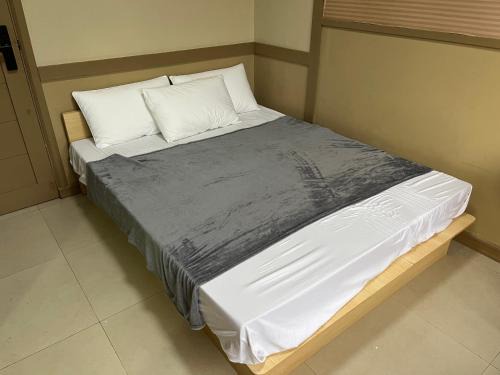 Bakilid Apartment | St Martin Village unit 2B