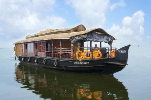 Kumarakom Boat Rental | St. Mary Houseboat