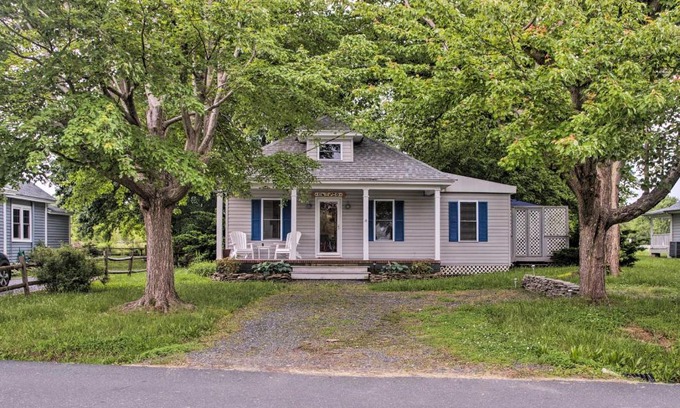 Neavitt House | St Michaels Area Cottage - Walk to Water and Marina