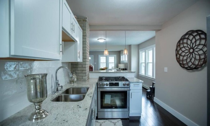 Highland House | St Paul Charm, Close to Airport and Highland Park