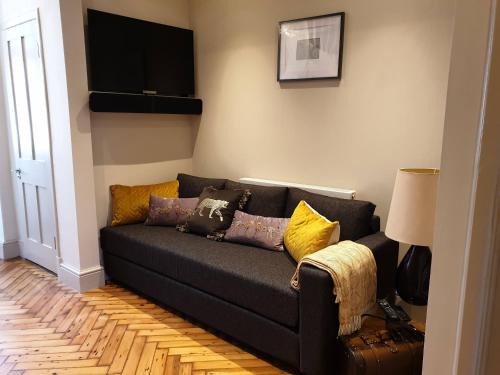West Kensington Apartment | St Paul's Studios apartment