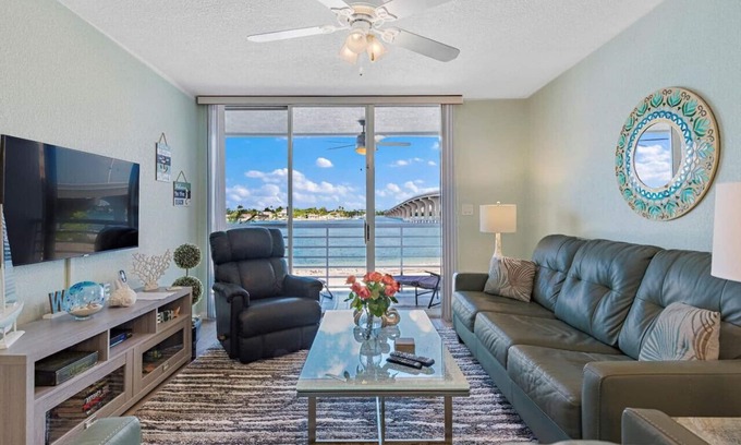 St. Petersburg Condo | St Pete Isla Bahia Vista 7-203 2/2 Amazing View