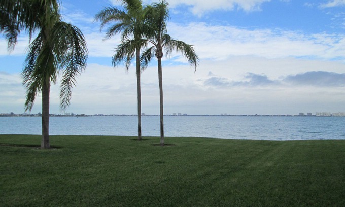 Casa del Mar Villa | St Petersburg Beaches Waterfront Villa on Beautiful Isla Del Sol Sleeps 6
