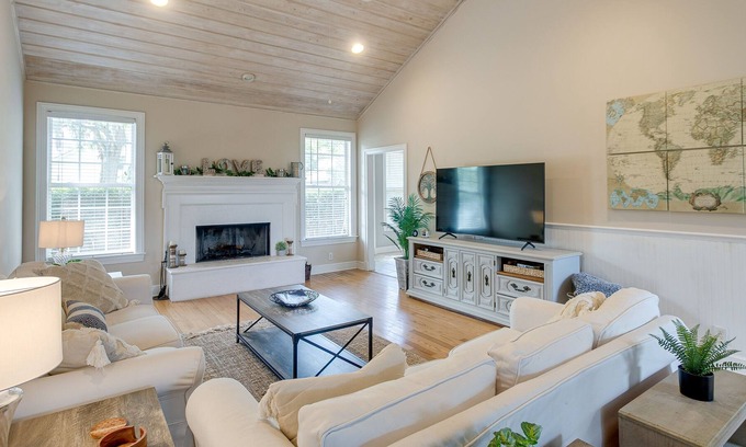St. Simons Island House | St Simons Island Vacation Rental: 5 Mi to Beach!