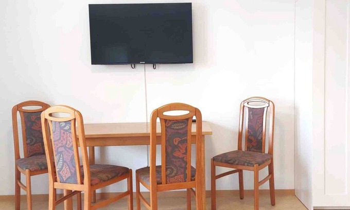 Stamsried Apartment | (STA1043) Well-designed fitters' apartment with balcony