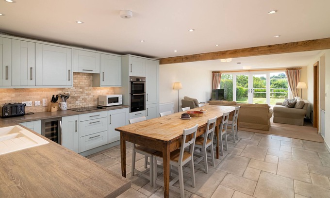 Petersfield Cottage | Stable Cottage - Beautiful Family Property in Rural Hampshire