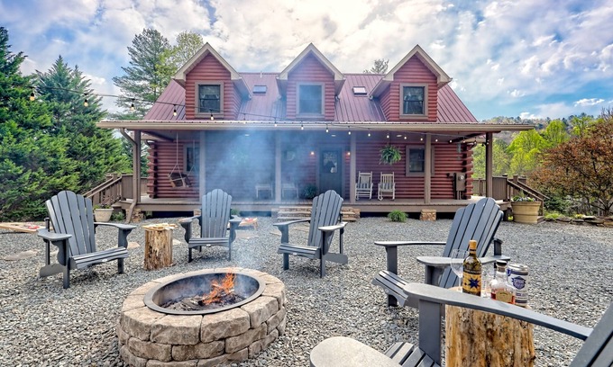 Bryson City House | Stacked Stone Retreat - Bryson City Luxury Log Home close to town