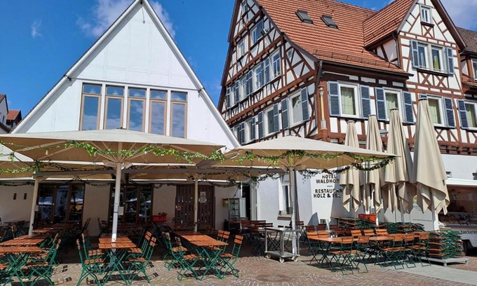 Kirchheim unter Teck Hotel | Stadthotel Waldhorn