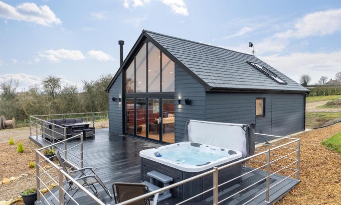 Pickering House | Stags Mount