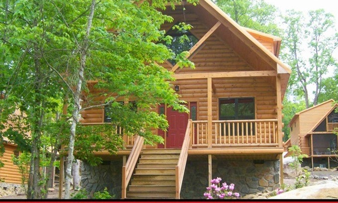 White Oak Lodge Cabin | Stair Free Entry! Boo Bear’s Chalet at White Oak Resort: WiFi/smart tv/hot tub