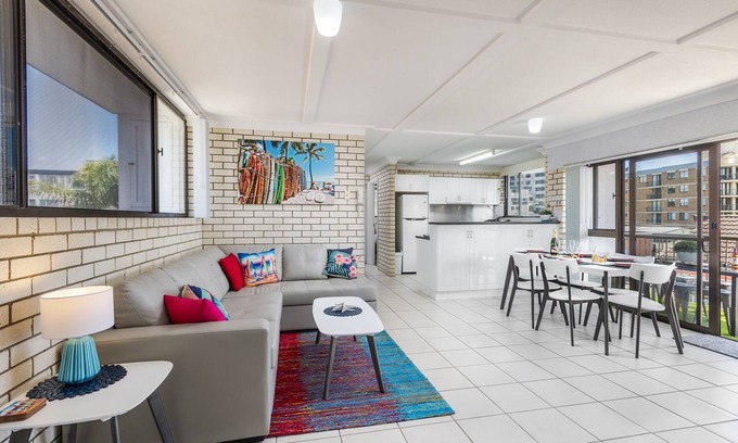 Kings Beach Apartment | Staiway to heaven - Central to everything