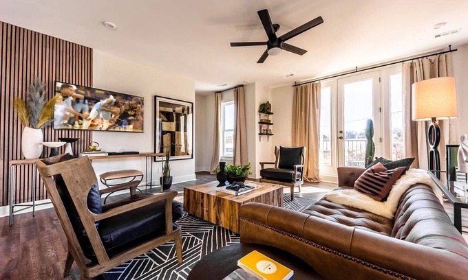 Whitebridge House | Stallion Stable 228-Rooftop Deck-Mins to Midtown