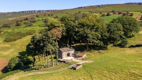 Hollow Meadows House | Stanage Barn By Birch Stays
