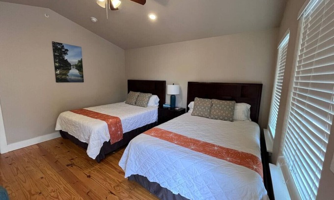 Kerrville Cabin | Standalone Double Queen Cabin near River #14