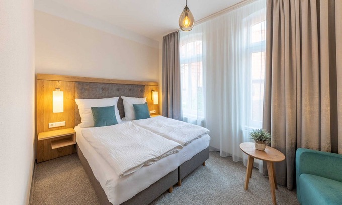 Leer Cottage | Standard double room 10 (top floor right) - 24/7 self-check-in, 14008
