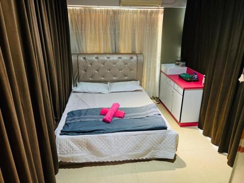 Ladang Sekolah House | Standard Queen room with shared bathroom by MyPOCKETT