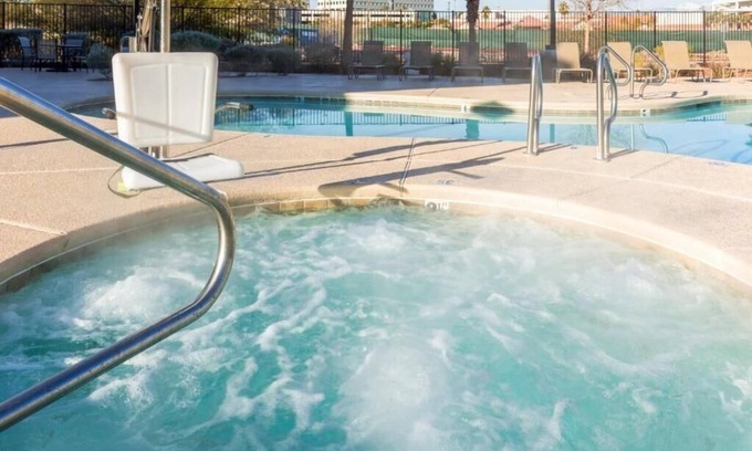 Whitney Ranch Apartment | Standard Room Near Installation Services LAS