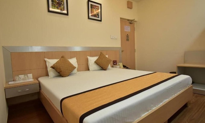 New Delhi Hotel | Standard Single Room 2 - Hotel Ramida Suites At Delhi Airportnn