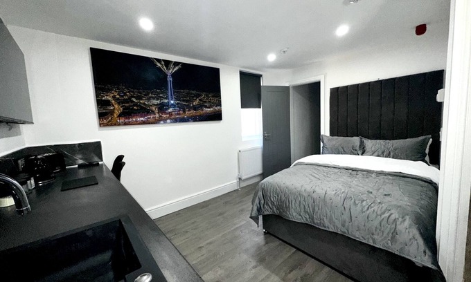 South Shore Apartment | Standard suite with spa bath