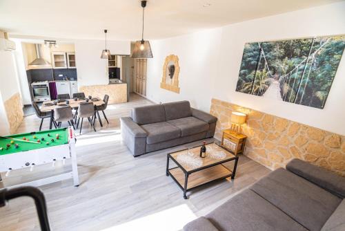 Saint-Paul-Trois-Chateaux Apartment | Standing apartment with terrace for 6 people - LE MAZAGRAN - appartement 2
