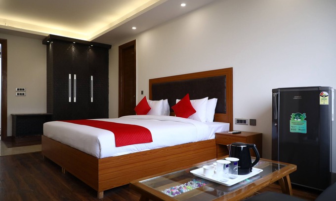 Nehru Place Hotel | Star Inn