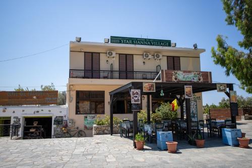 Siana Hotel | Star Sianna Village Rooms to let