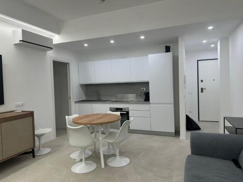 Quartiere XX Ardeatino Apartment | Star Suite Rome