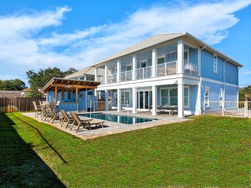 Tang-O-Mar House | Starboard Side by Newman-Dailey