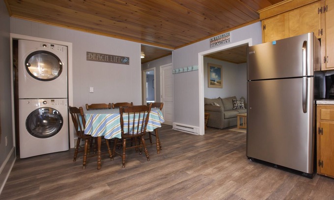Ogunquit - Wells House | Starfish 2 bedroom on Moody Beach Maine
