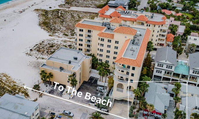Clearwater Beach House | Starfish Beach House | Private Pool | Steps from the sand