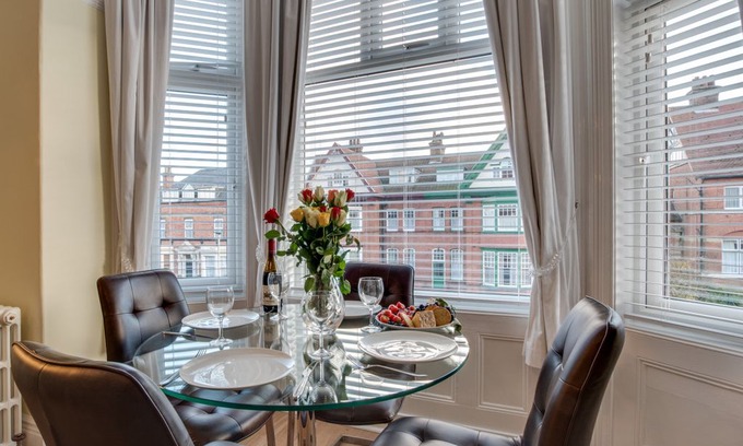 South Cliff Apartment | Starfish - Two Bedroom Apartment, Sleeps 4