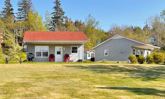 Port George Villa | Stargazers Cove Cottages Blue Heron