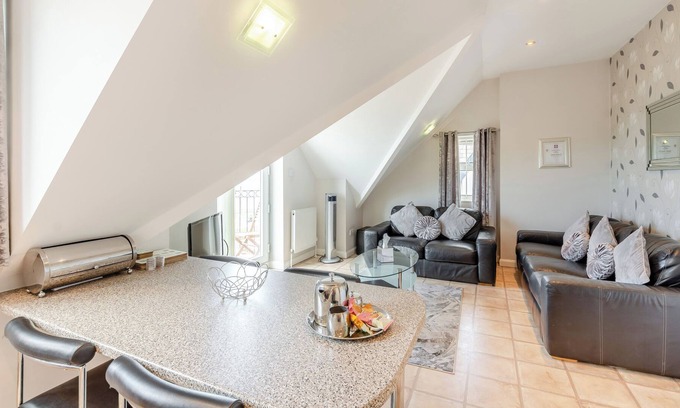 Bispham Apartment | STARLIGHT SUITE, country holiday cottage in Bispham