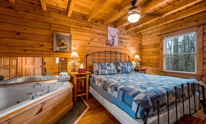 Gatlinburg - Pigeon Forge Cabin | *Starlink Wifi* Peaceful Log Cabin Near National Park & Dollywood