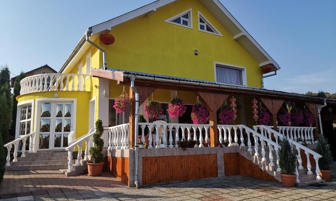 Livezeni House | Stars Livezeni