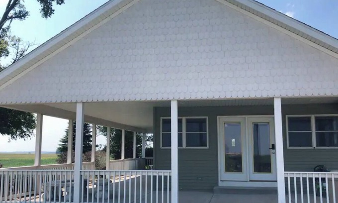 Oglesby Apartment | Starved rock area country ranch