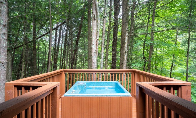 Gatlinburg - Pigeon Forge Cabin | Starwood Cabin! Stay at Starwood Cabin and enjoy the best of privacy and comfort