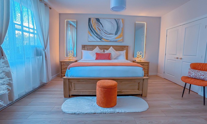 Elmsdale House | Starz at Night - luxurious suite near halifax airport