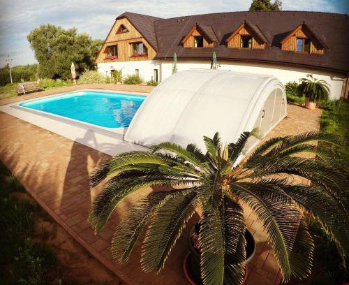Pilnikov House | Statek pod lípou