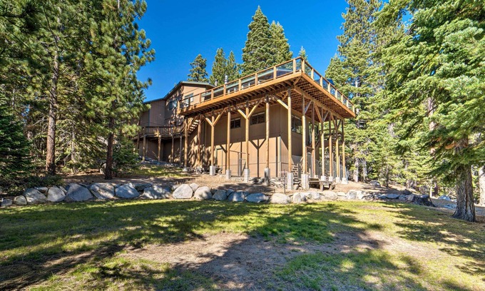 Upper Kingsbury House | Stateline Escape - 6 Mi to Heavenly & Lake Tahoe!