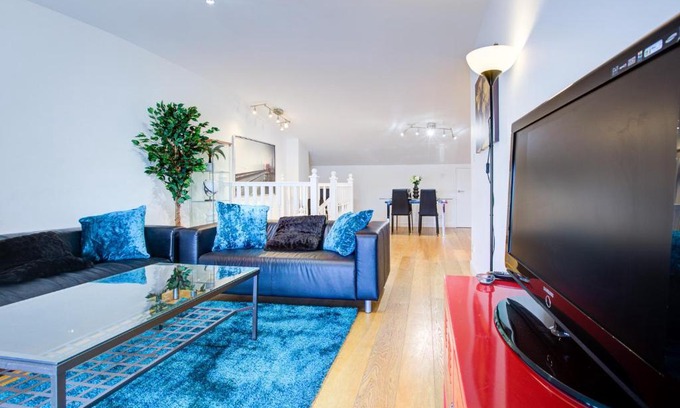 Rotherhithe Apartment | Statera Apartments - Thames View