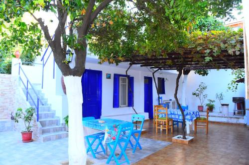 Rhodes Old Town Hostel | Stathis