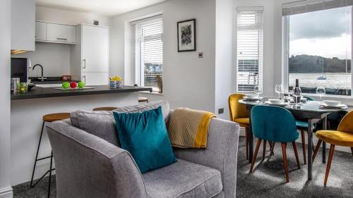 Deganwy House | Station Approach