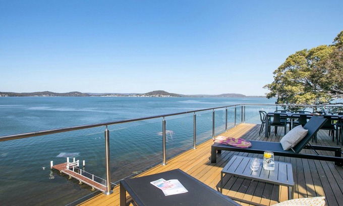 Point Clare House | Stay 7, pay 5 these school holidays->pool
