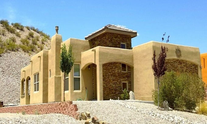 Elephant Butte House | Stay and Play Getaway At Turtleback Mountain Resort