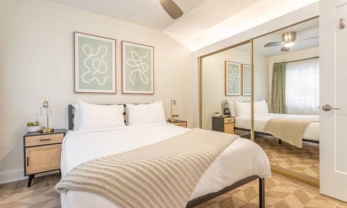Sand Section Apartment | Stay around the corner from the Manhattan Beach Strand!