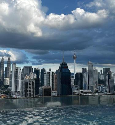 Chow Kit House | Stay at Regalia KLCC View Sky Pool