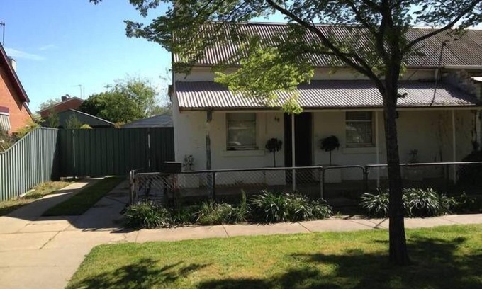Wagga Wagga Cottage | Stay at Simmons' cabin