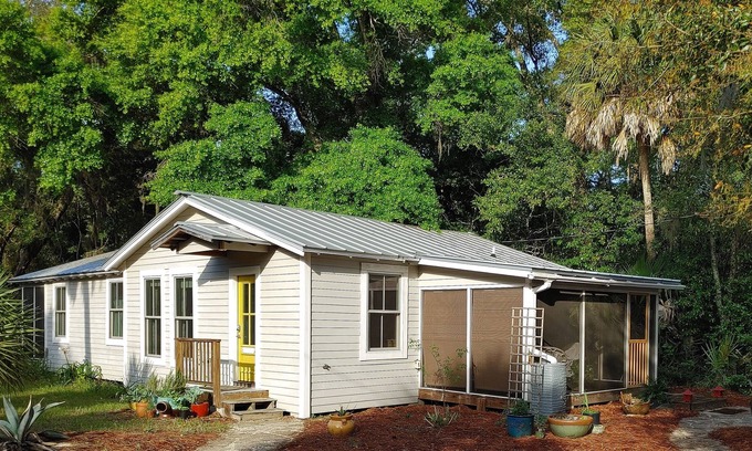 Historic Downtown Apalachicola House | Stay Awhile: Up the Hill From Scipio Marina