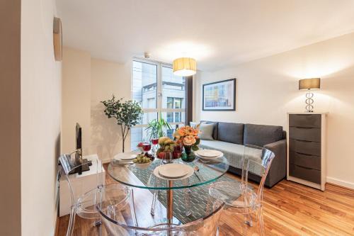 St Luke's Apartment | Stay Barbican